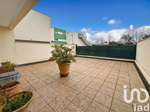 Appartement 5 pièces de 118 m² à Vaux-le-Pénil (77000)