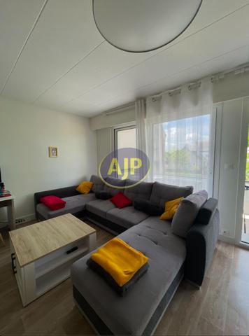 Appartement à louer Pontivy : 4 pièces, 77m² avec 3 chambre(s) à 800€ - AJP Immobilier Pontivy