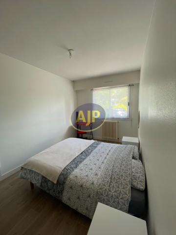 Appartement à louer Pontivy : 4 pièces, 77m² avec 3 chambre(s) à 800€ - AJP Immobilier Pontivy