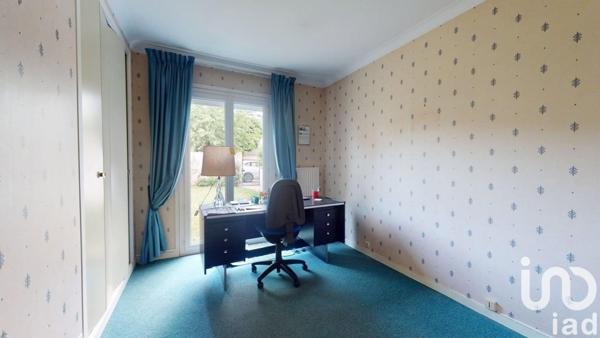 Maison 8 pièces de 219 m² à Élancourt (78990)