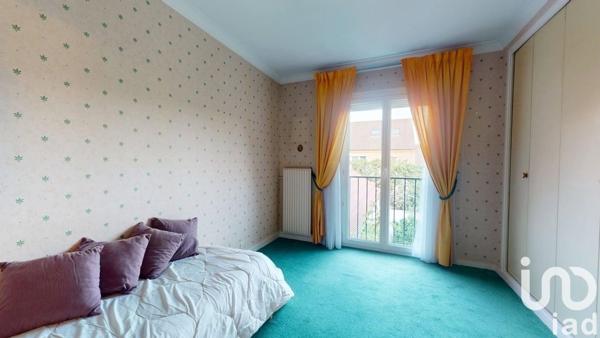 Maison 8 pièces de 219 m² à Élancourt (78990)