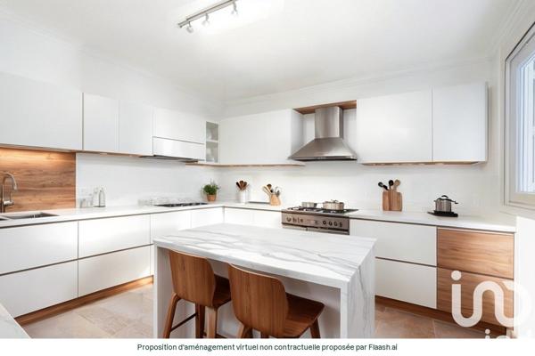 Maison 8 pièces de 219 m² à Élancourt (78990)