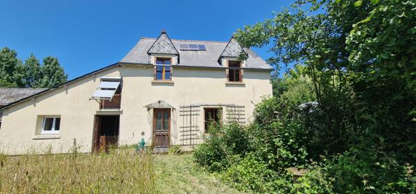 MORBIHAN Maison indépendante de campagne de 3 chambres avec jardin arboré et deux hangars séparés