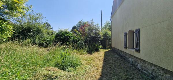 MORBIHAN Maison indépendante de campagne de 3 chambres avec jardin arboré et deux hangars séparés