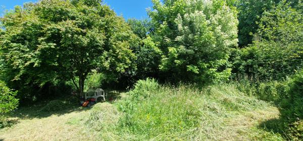 MORBIHAN Maison indépendante de campagne de 3 chambres avec jardin arboré et deux hangars séparés