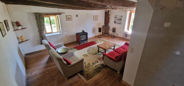 MORBIHAN Maison indépendante de campagne de 3 chambres avec jardin arboré et deux hangars séparés