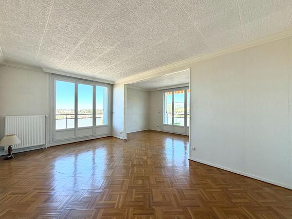 APPARTEMENT T5 - 2 BALCONS - GARAGE - DERNIER ÉTAGE