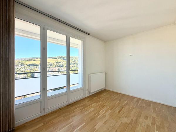 APPARTEMENT T5 - 2 BALCONS - GARAGE - DERNIER ÉTAGE