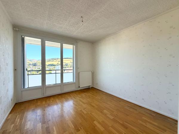 APPARTEMENT T5 - 2 BALCONS - GARAGE - DERNIER ÉTAGE