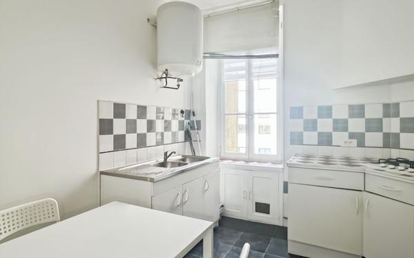 Appartement à vendre    1 pièce • 21,81 m2 Nantes