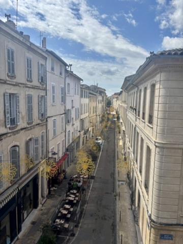 Avignon (84000) Appartement de 189 m2 à rénover dans un Hôtel Particulier au coeur d'Avignon