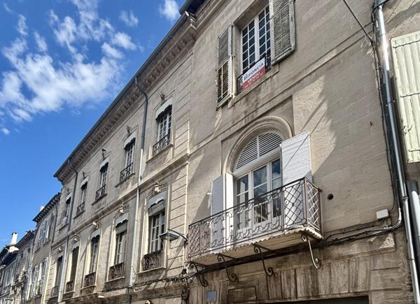 Avignon (84000) Appartement de 189 m2 à rénover dans un Hôtel Particulier au coeur d'Avignon
