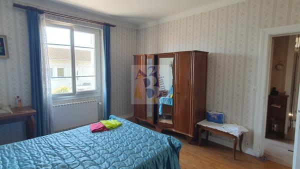 Vente maison de ville Angouleme (16000), 108.00m² avec 5 pièce(s) dont 2 chambre(s) sur 50.00m² de terrain. Agence Allard Brimeaud