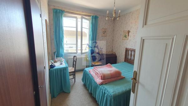 Vente maison de ville Angouleme (16000), 108.00m² avec 5 pièce(s) dont 2 chambre(s) sur 50.00m² de terrain. Agence Allard Brimeaud