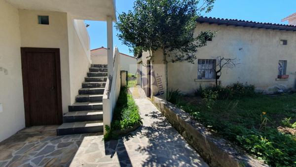 Vente maison de ville Angouleme (16000), 108.00m² avec 5 pièce(s) dont 2 chambre(s) sur 50.00m² de terrain. Agence Allard Brimeaud