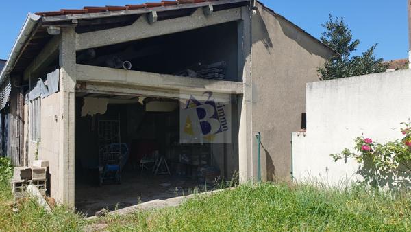 Vente maison de ville Angouleme (16000), 108.00m² avec 5 pièce(s) dont 2 chambre(s) sur 50.00m² de terrain. Agence Allard Brimeaud