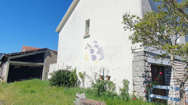 Vente maison de ville Angouleme (16000), 108.00m² avec 5 pièce(s) dont 2 chambre(s) sur 50.00m² de terrain. Agence Allard Brimeaud