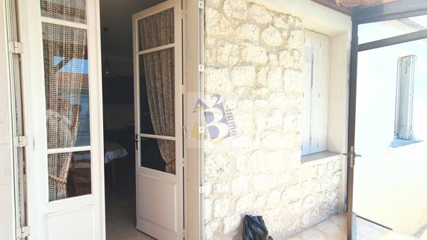 Vente maison de ville Angouleme (16000), 108.00m² avec 5 pièce(s) dont 2 chambre(s) sur 50.00m² de terrain. Agence Allard Brimeaud