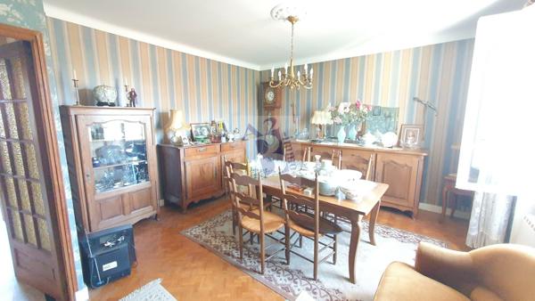 Vente maison de ville Angouleme (16000), 108.00m² avec 5 pièce(s) dont 2 chambre(s) sur 50.00m² de terrain. Agence Allard Brimeaud