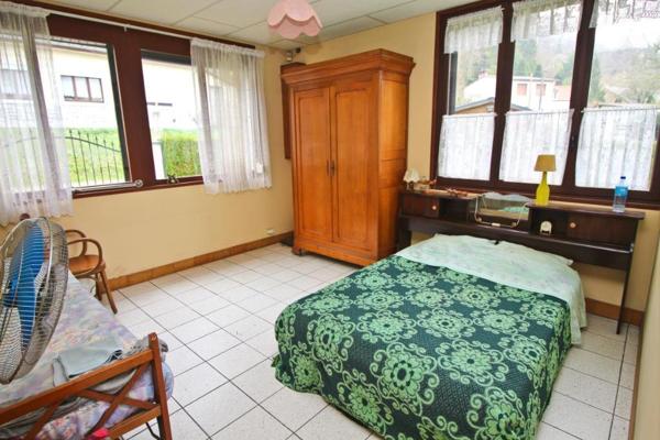 Maison de campagne et étang