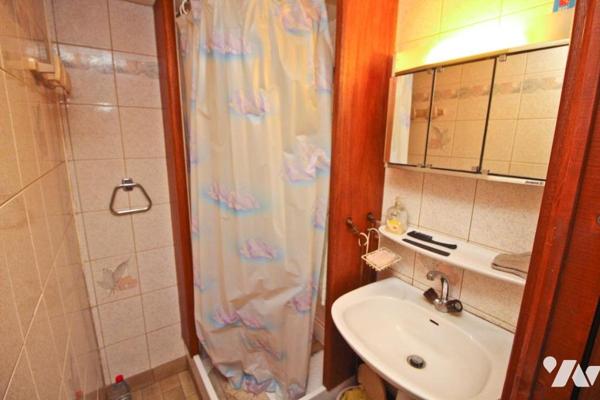 Maison de campagne et étang