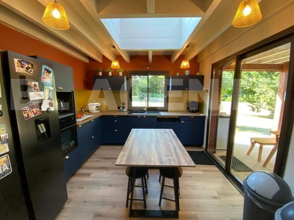 Très belle maison familiale de 160 m² sur terrain arboré de 3 400 m² 