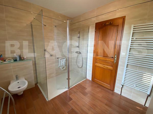 Très belle maison familiale de 160 m² sur terrain arboré de 3 400 m² 