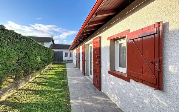 Appartement à louer    1 pièce •  Lons