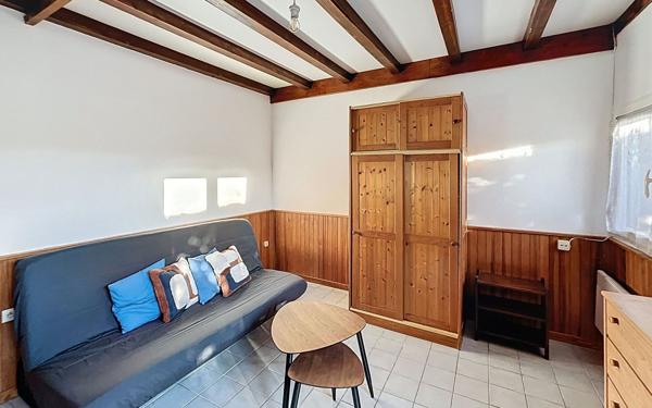 Appartement à louer    1 pièce •  Lons