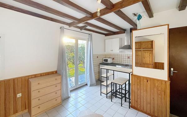 Appartement à louer    1 pièce •  Lons