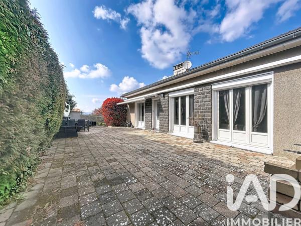 Maison à vendre 5 pièces 135 m² Le Chambon-Feugerolles