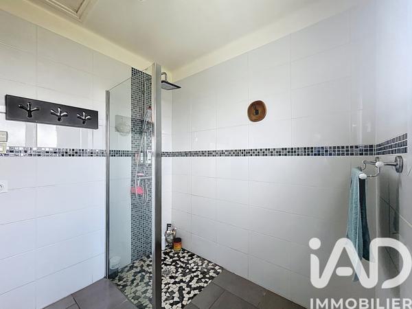 Maison à vendre 5 pièces 135 m² Le Chambon-Feugerolles