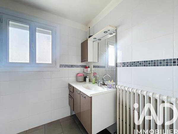Maison à vendre 5 pièces 135 m² Le Chambon-Feugerolles
