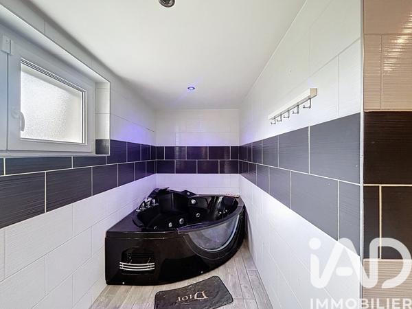 Maison à vendre 5 pièces 135 m² Le Chambon-Feugerolles