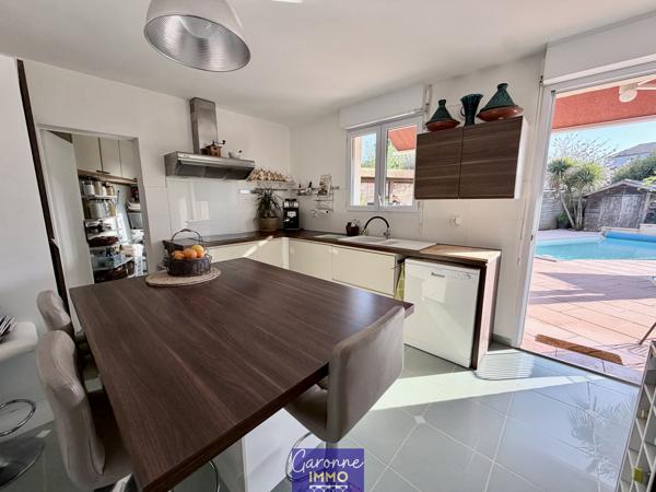 Maison 8 pièce(s) 6 chambre(s) 245 m²
