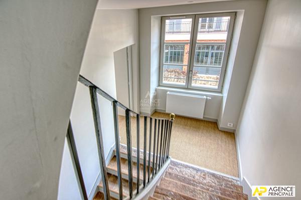 Versailles Notre Dame maison 4 pièces 122.3 m² au sol avec terrasse arborée de 30 m² et grande cave saine €930 000 ** - Référence 27513