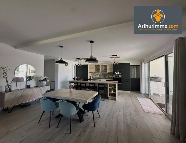 Vente                                                      Maison
                        
                     6 pièces                      188 m2                     à Porticcio