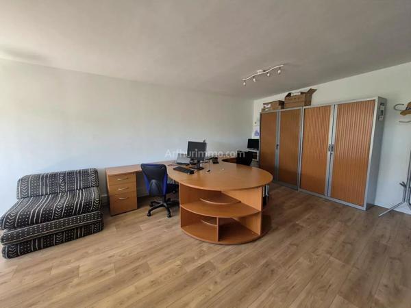 Vente                                                      Bureau
                        
                     2 pièces                      79 m2                     à Nice