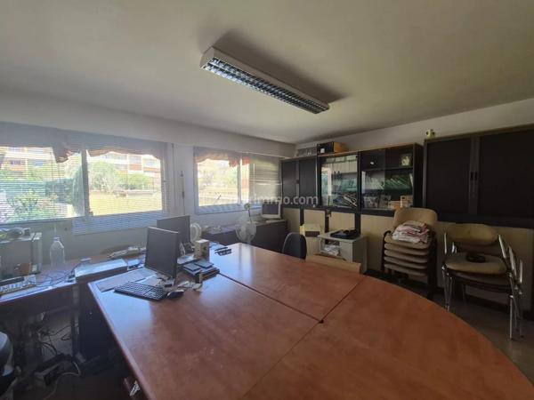 Vente                                                      Bureau
                        
                     2 pièces                      79 m2                     à Nice