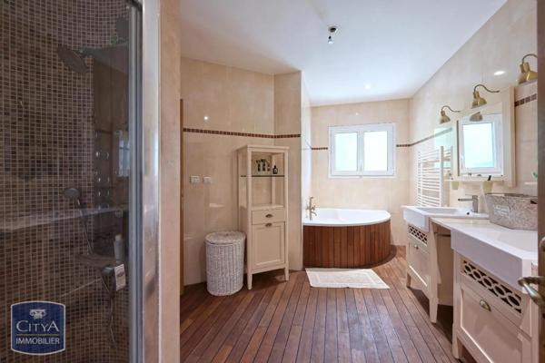 Maison à vendre 8 pièces 270m²