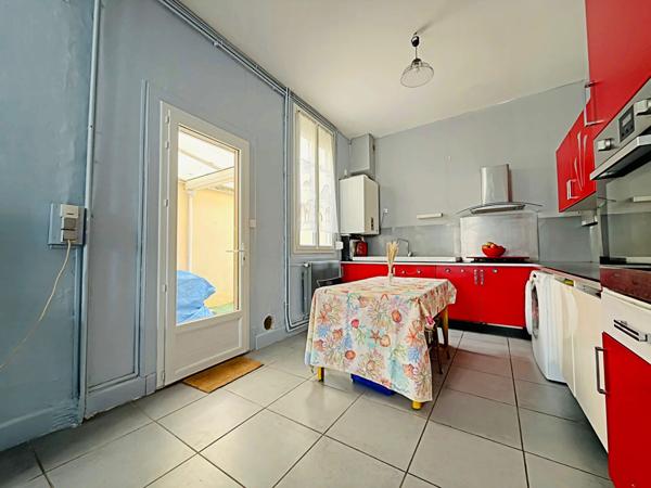 Maison 4 pièces à vendre à Reims avec cave et cour- Secteur Clairmarais, calme et proche commodités