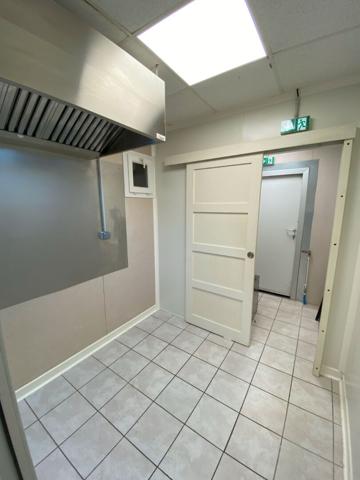 A LOUER LOCAL COMMERCIAL DE 144 m² environ Nantes Sud - Haute Goulaine.