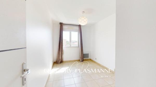 Appartement T3 avec terrasse et deux parkings - Résidence récente et sécurisée