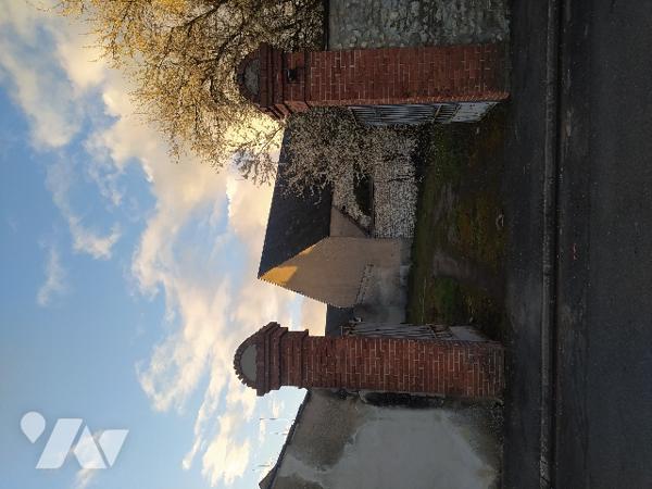 TOURY TERRAIN CONSTRUCTIBLE CLOS NON VIABILISÉ