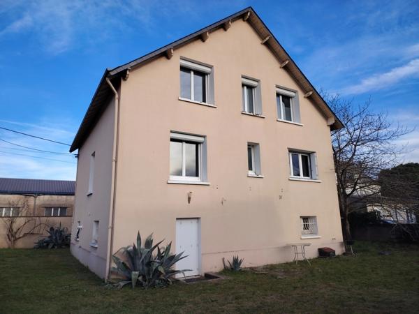 A vendre Grande maison familiale de 167 m² sur un Terrain de 471 m² dans Chatellerault proche des commerces.
