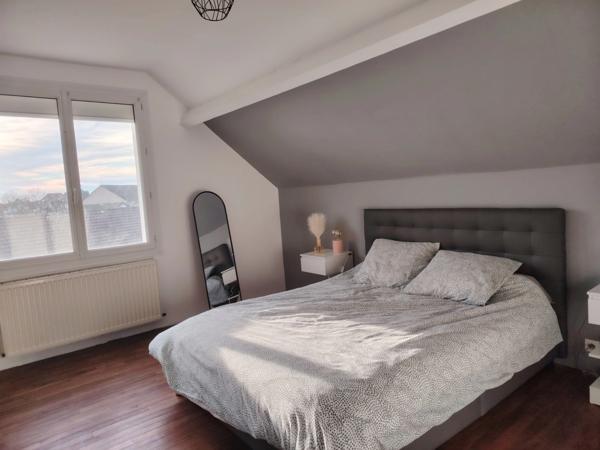 A vendre Grande maison familiale de 167 m² sur un Terrain de 471 m² dans Chatellerault proche des commerces.
