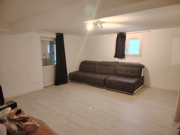 A vendre Grande maison familiale de 167 m² sur un Terrain de 471 m² dans Chatellerault proche des commerces.