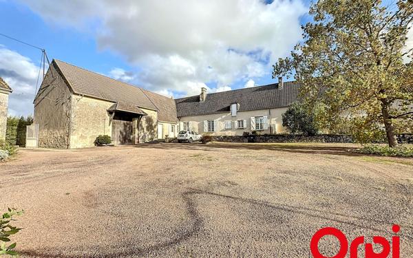 Maison à vendre    4 pièces • 224 m2 Bourges