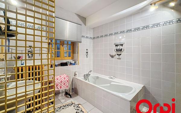 Maison à vendre    4 pièces • 224 m2 Bourges