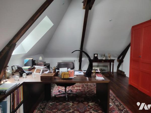 MAISON BOURGEOISE DANS LE CENTRE